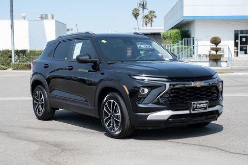 Mosaic Black Metallic 2025 Chevrolet Trailblazer LT