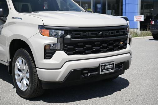 White Sands 2026 Chevrolet Silverado 1500 Custom