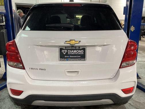 Summit White 2021 Chevrolet Trax LT