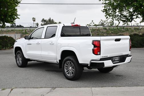 Summit White 2026 Chevrolet Colorado LT