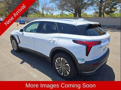 Summit White 2024 Chevrolet Blazer EV eAWD LT