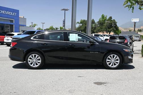 Mosaic Black Metallic 2023 Chevrolet Malibu FWD 1LT