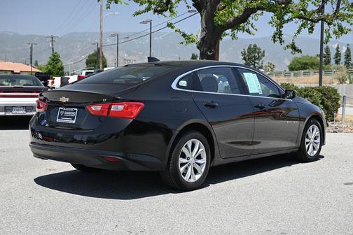 Mosaic Black Metallic 2023 Chevrolet Malibu FWD 1LT