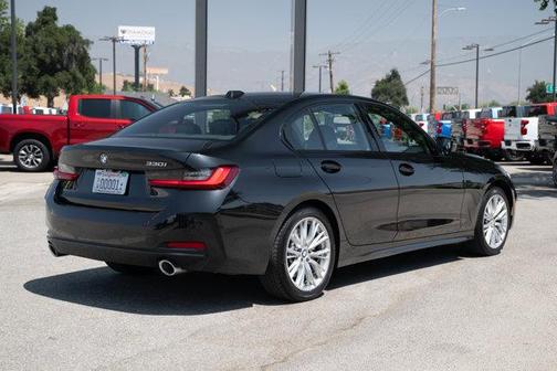 2023 BMW 330 330i