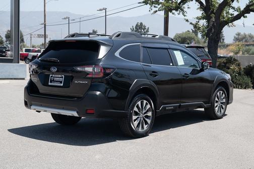 Crystal Black Silica 2023 Subaru Outback Limited