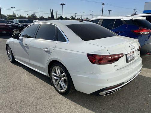 2023 Audi A4 45 S line Premium