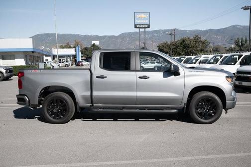 2025 Chevrolet Silverado 1500 Custom