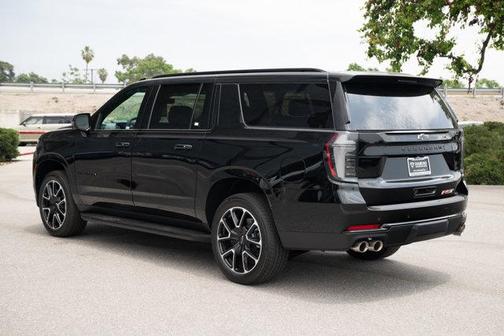 2025 Chevrolet Suburban RST