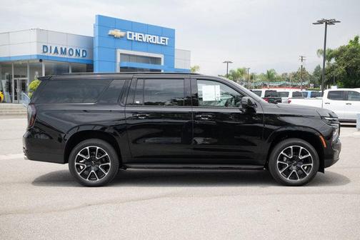2025 Chevrolet Suburban RST