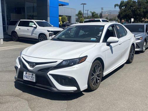 2022 Toyota Camry SE