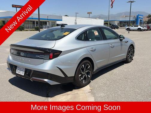 Aero Silver 2025 Hyundai SONATA SEL