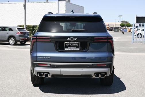 Lakeshore Blue Metallic 2026 Chevrolet Traverse LT