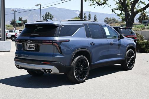 Lakeshore Blue Metallic 2026 Chevrolet Traverse LT