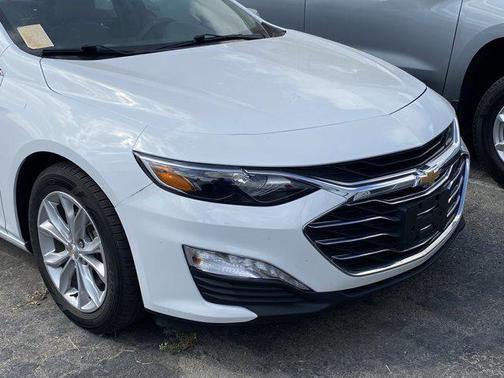 2022 Chevrolet Malibu FWD LT
