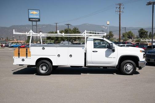2025 Chevrolet Silverado 3500 WT
