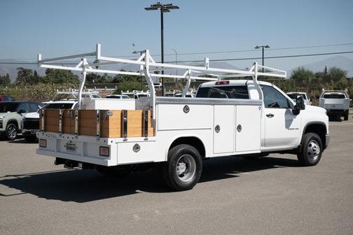 2025 Chevrolet Silverado 3500 WT