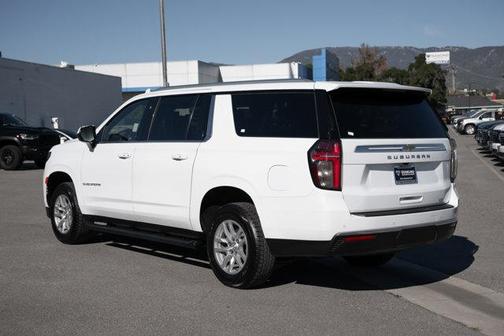 2023 Chevrolet Suburban LT