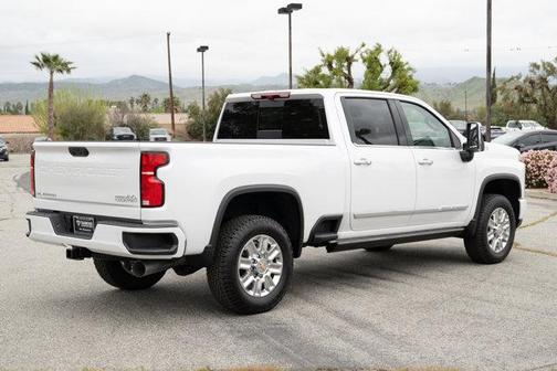 2025 Chevrolet Silverado 2500 High Country