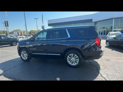 2023 GMC Yukon SLT