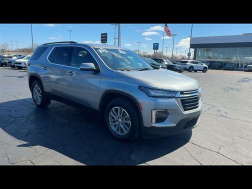 Sterling Gray Metallic 2023 Chevrolet Traverse LT Cloth
