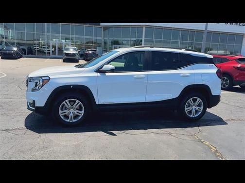 Summit White 2024 GMC Terrain SLE