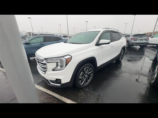 2023 GMC Terrain SLT