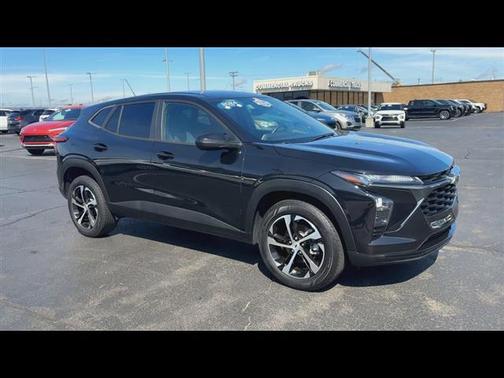 Mosaic Black Metallic 2024 Chevrolet Trax FWD 1RS