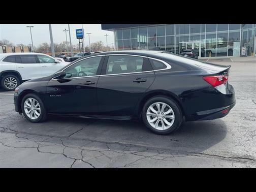 Mosaic Black Metallic 2023 Chevrolet Malibu FWD 1LT