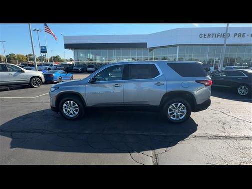 2023 Chevrolet Traverse LS