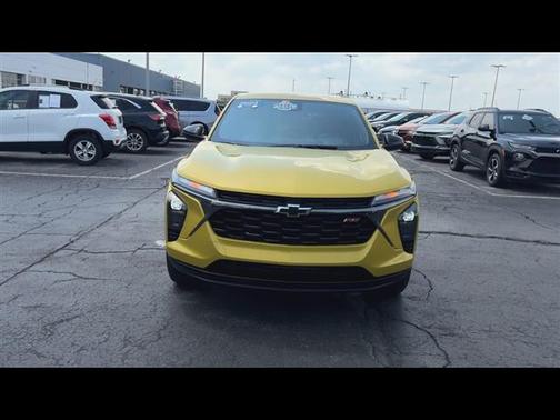 Nitro Yellow Metallic 2024 Chevrolet Trax FWD 1RS