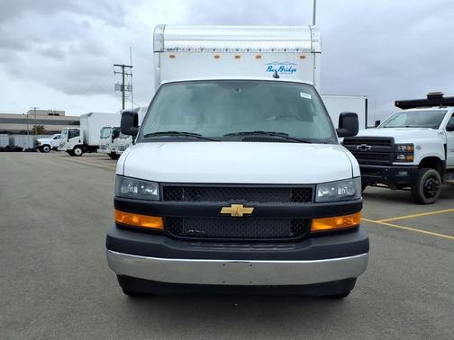 Summit White 2025 Chevrolet Express 2500 LT