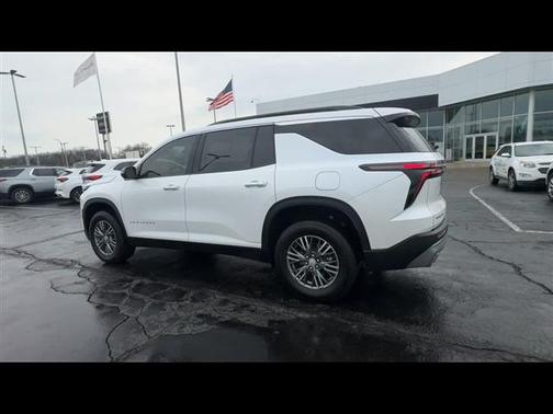 2024 Chevrolet Traverse LT