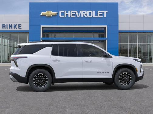 Polar White Tricoat 2026 Chevrolet Traverse AWD Z71