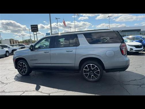2023 Chevrolet Suburban RST