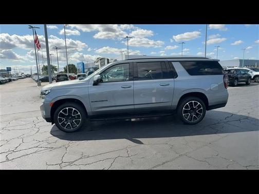 2023 Chevrolet Suburban RST