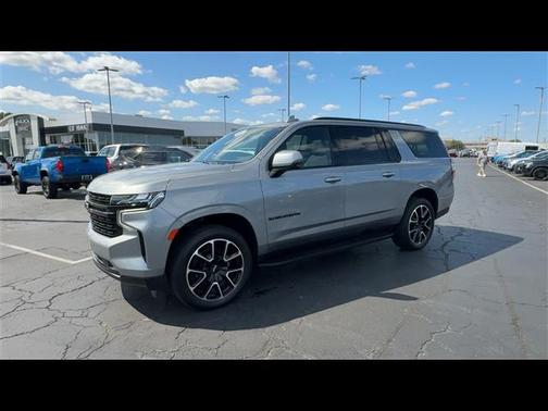 2023 Chevrolet Suburban RST
