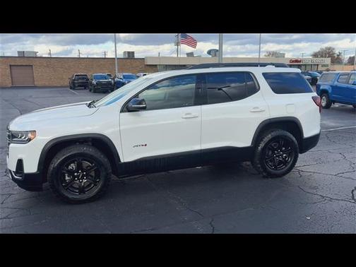 2023 GMC Acadia AWD AT4