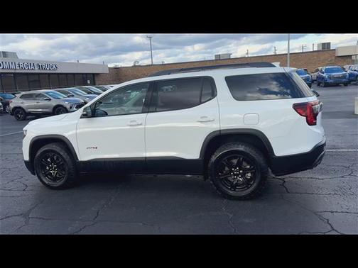 2023 GMC Acadia AWD AT4