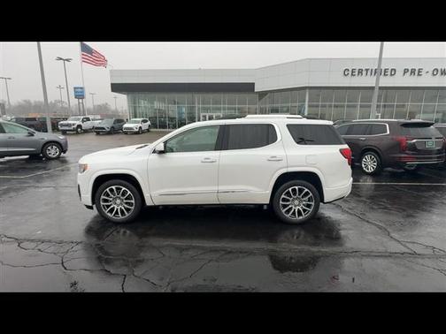 2023 GMC Acadia Denali