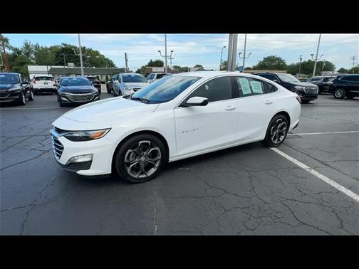 2022 Chevrolet Malibu FWD LT