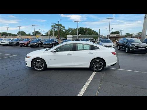 2022 Chevrolet Malibu FWD LT