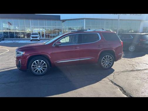 2023 GMC Acadia Denali