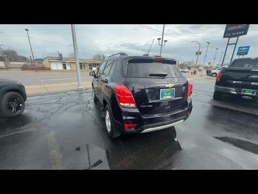 Midnight Blue Metallic 2022 Chevrolet Trax LT