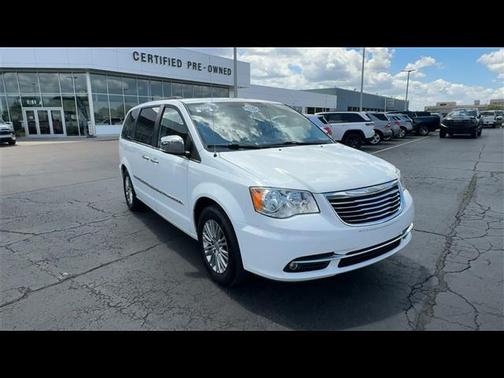 2016 Chrysler Town & Country Touring-L