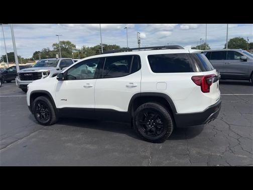 2023 GMC Acadia AWD AT4