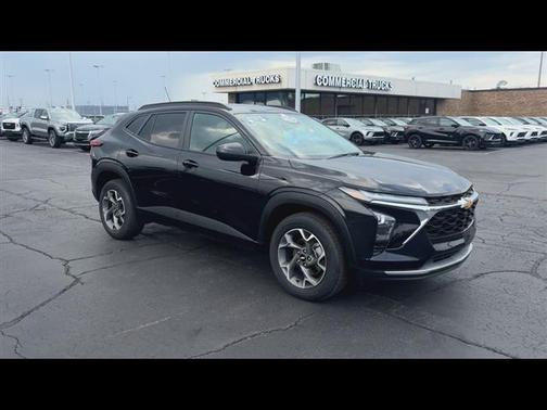 Mosaic Black Metallic 2024 Chevrolet Trax LT
