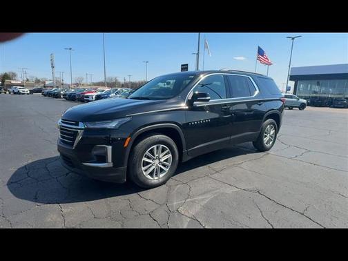 Mosaic Black Metallic 2023 Chevrolet Traverse LT Cloth