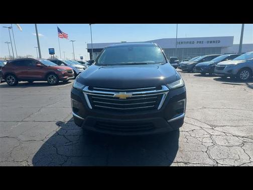 Mosaic Black Metallic 2023 Chevrolet Traverse LT Cloth