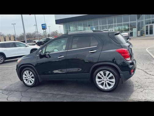 Mosaic Black Metallic 2019 Chevrolet Trax Premier