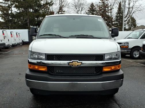 Summit White 2025 Chevrolet Express 2500 LT